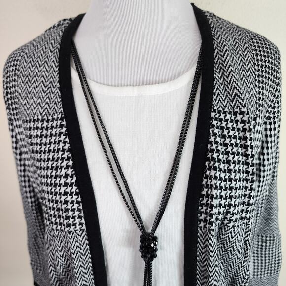 Alfred Dunner Women's Black White Houndstooth Cardigan Sweater Size Petite M - Picture 3 of 8
